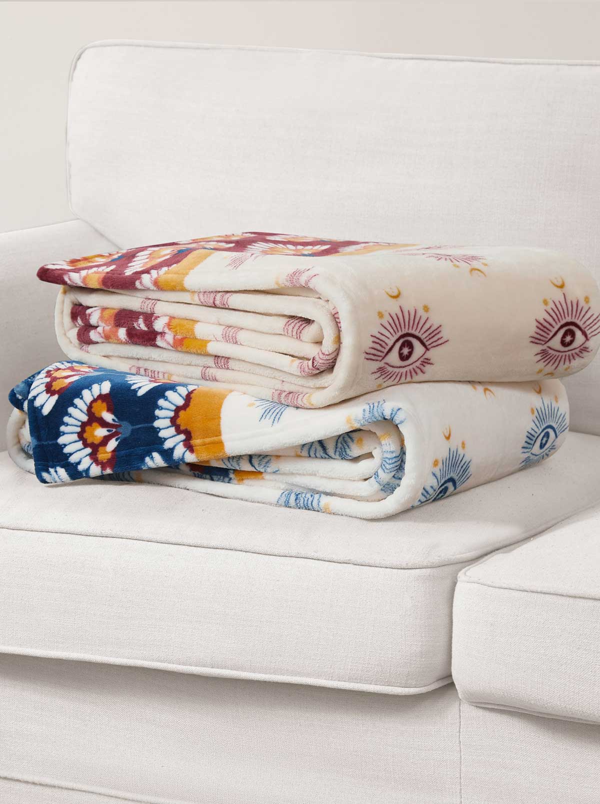 Celeste Plush Throw in Burgandy Red - Image 4