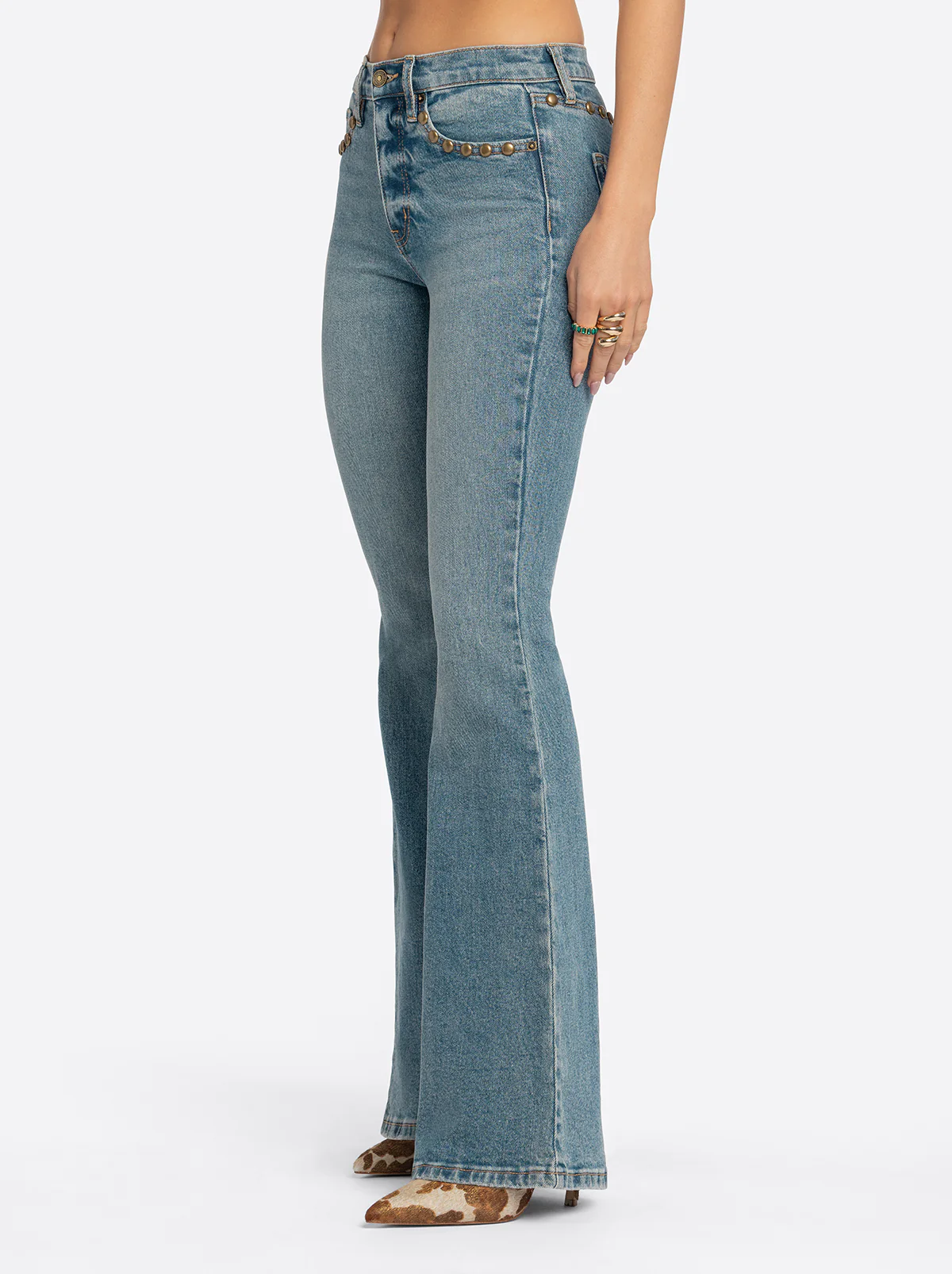 Jessica Simpson 2.0 Stevie Flare Jeans in Poppy - Image 2