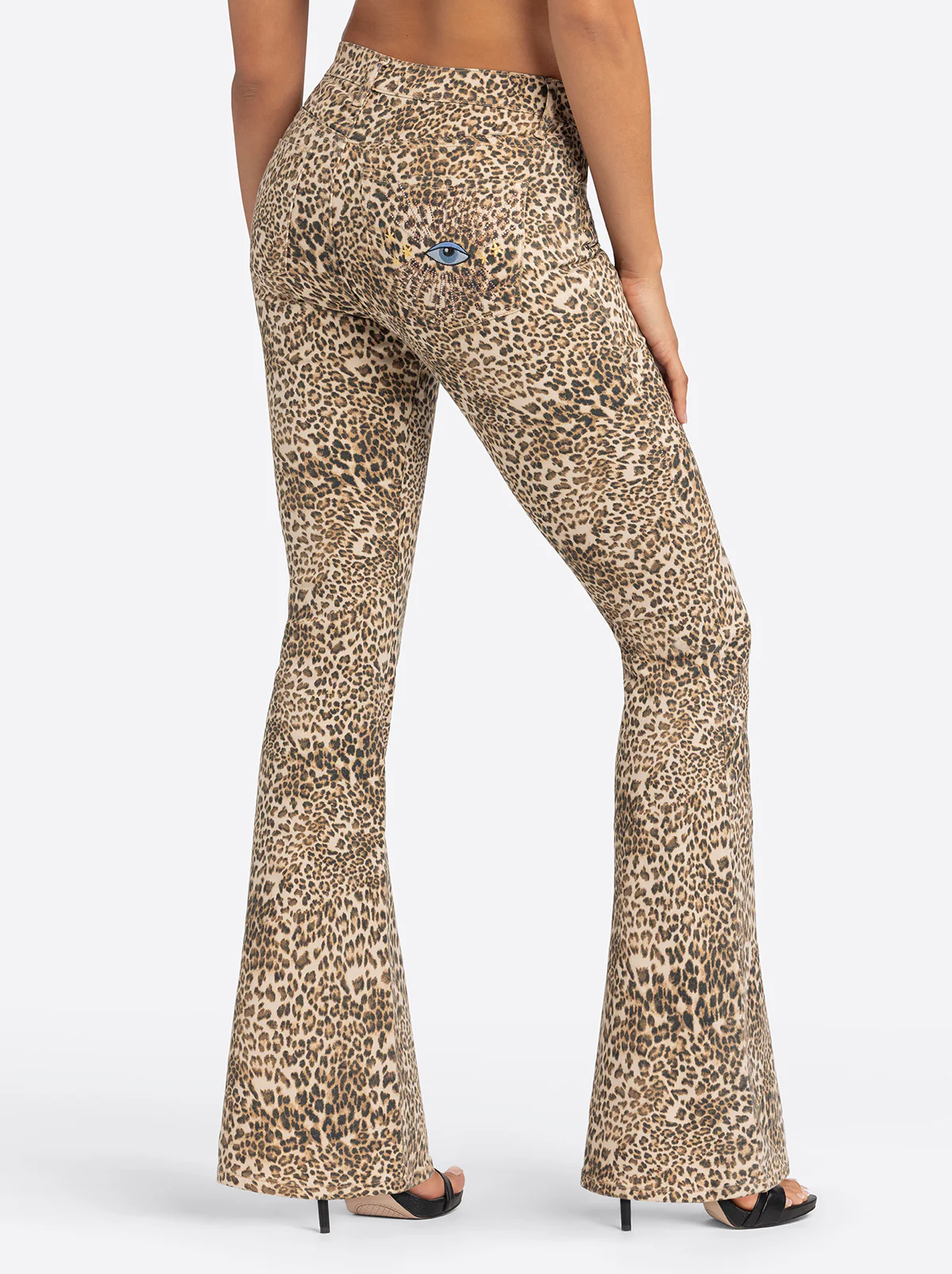 Jessica Simpson 2.0 Stevie Flare Jeans in Seedpearl - Image 4